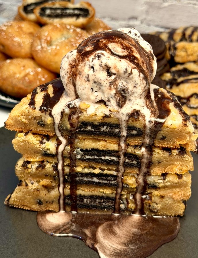 “Fried” Cookies & Cream Cookies (Crumbl Dupe)